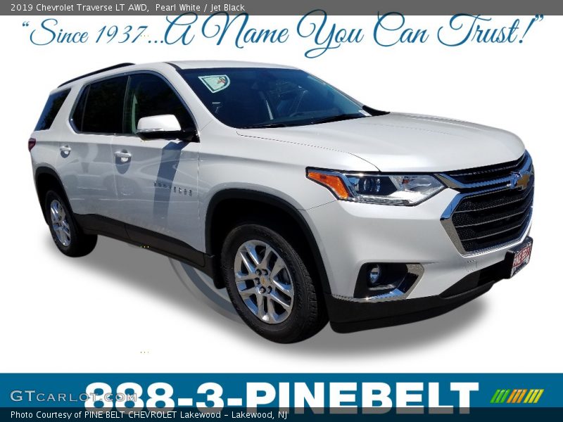 Pearl White / Jet Black 2019 Chevrolet Traverse LT AWD
