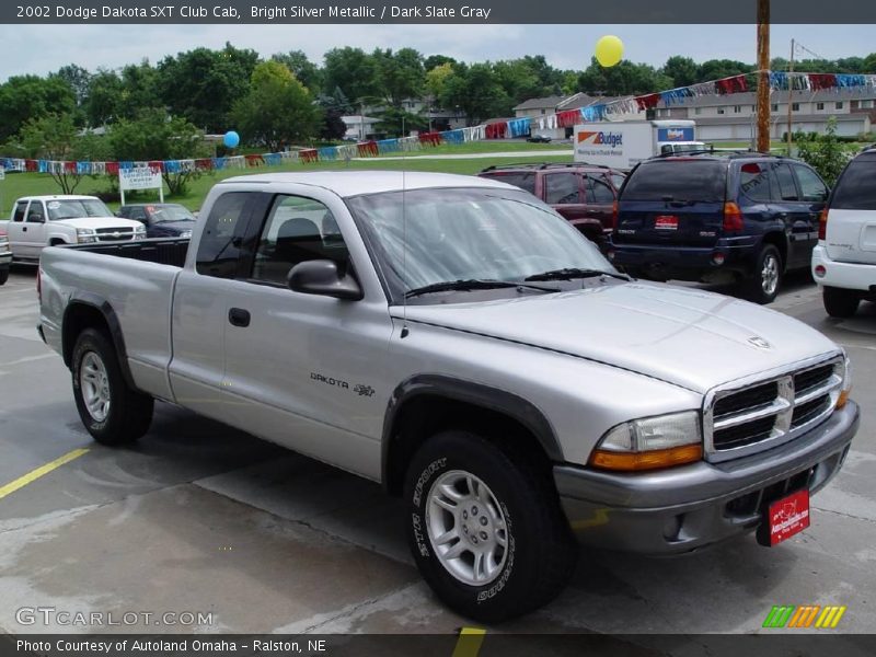 Bright Silver Metallic / Dark Slate Gray 2002 Dodge Dakota SXT Club Cab