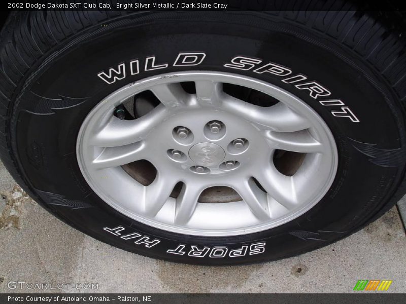 Bright Silver Metallic / Dark Slate Gray 2002 Dodge Dakota SXT Club Cab