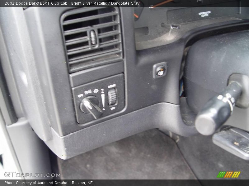 Bright Silver Metallic / Dark Slate Gray 2002 Dodge Dakota SXT Club Cab