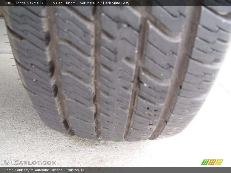 Bright Silver Metallic / Dark Slate Gray 2002 Dodge Dakota SXT Club Cab