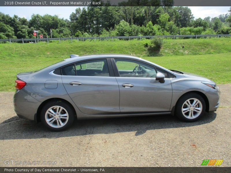 Pepperdust Metallic / Jet Black 2018 Chevrolet Cruze LT