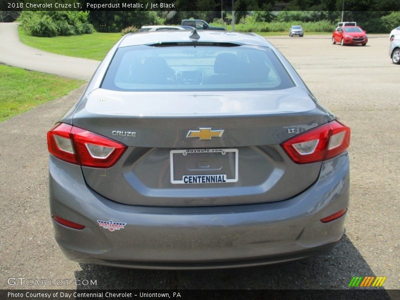 Pepperdust Metallic / Jet Black 2018 Chevrolet Cruze LT