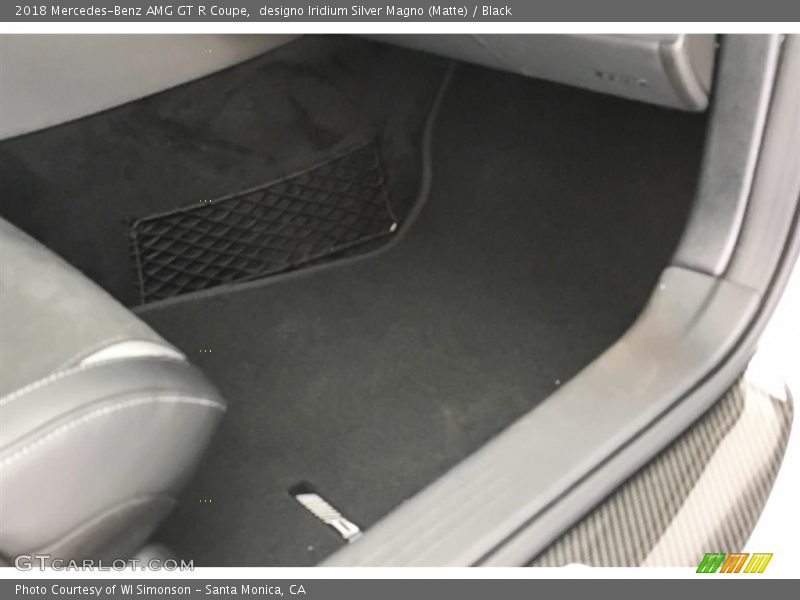 designo Iridium Silver Magno (Matte) / Black 2018 Mercedes-Benz AMG GT R Coupe
