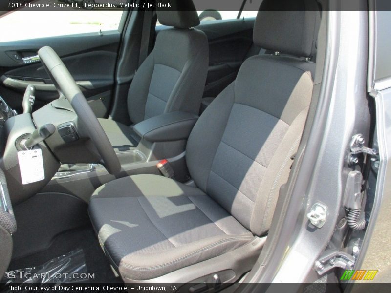 Pepperdust Metallic / Jet Black 2018 Chevrolet Cruze LT
