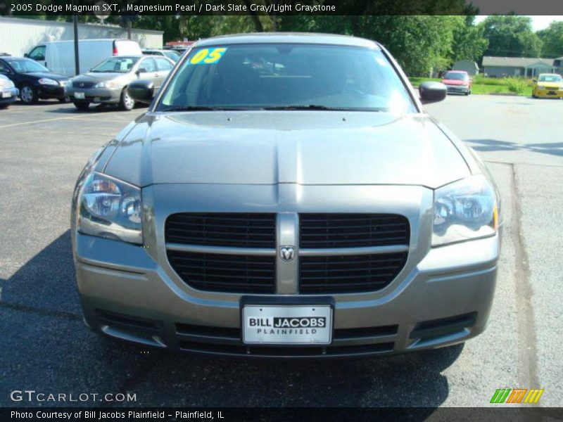 Magnesium Pearl / Dark Slate Gray/Light Graystone 2005 Dodge Magnum SXT