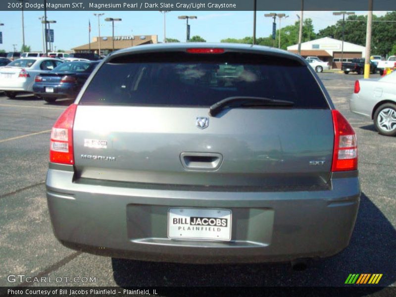 Magnesium Pearl / Dark Slate Gray/Light Graystone 2005 Dodge Magnum SXT