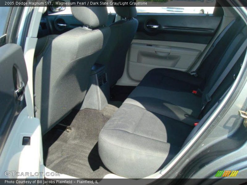 Magnesium Pearl / Dark Slate Gray/Light Graystone 2005 Dodge Magnum SXT