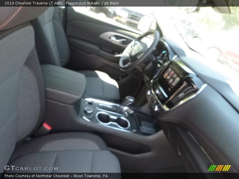 Pepperdust Metallic / Jet Black 2019 Chevrolet Traverse LT AWD