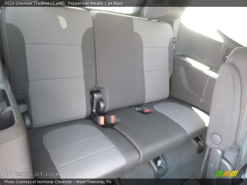 Pepperdust Metallic / Jet Black 2019 Chevrolet Traverse LT AWD