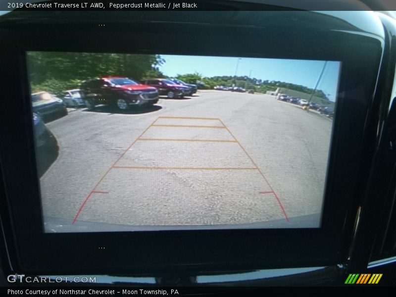 Pepperdust Metallic / Jet Black 2019 Chevrolet Traverse LT AWD