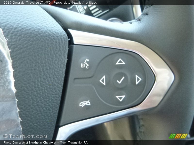 Pepperdust Metallic / Jet Black 2019 Chevrolet Traverse LT AWD