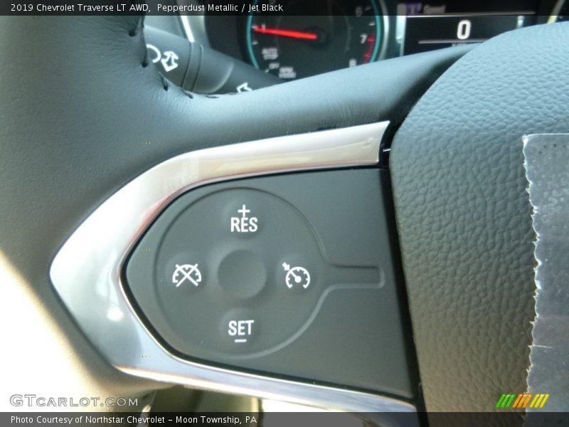 Pepperdust Metallic / Jet Black 2019 Chevrolet Traverse LT AWD