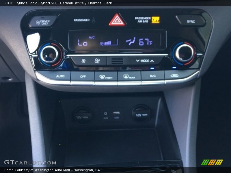 Ceramic White / Charcoal Black 2018 Hyundai Ioniq Hybrid SEL