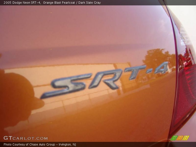 Orange Blast Pearlcoat / Dark Slate Gray 2005 Dodge Neon SRT-4