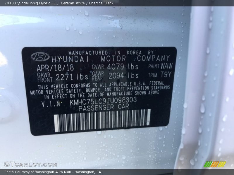 Ceramic White / Charcoal Black 2018 Hyundai Ioniq Hybrid SEL