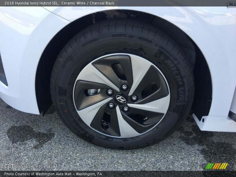 Ceramic White / Charcoal Black 2018 Hyundai Ioniq Hybrid SEL