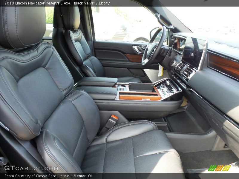  2018 Navigator Reserve L 4x4 Ebony Interior