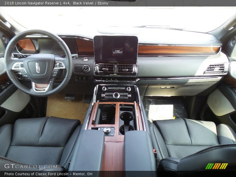 Front Seat of 2018 Navigator Reserve L 4x4