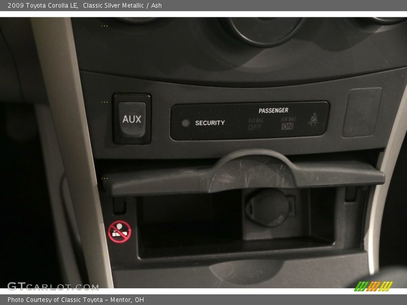 Classic Silver Metallic / Ash 2009 Toyota Corolla LE