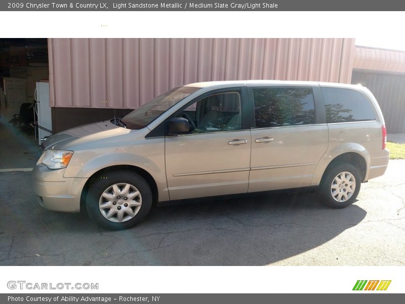 Light Sandstone Metallic / Medium Slate Gray/Light Shale 2009 Chrysler Town & Country LX