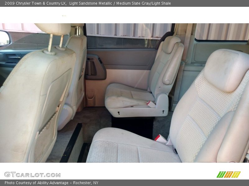 Light Sandstone Metallic / Medium Slate Gray/Light Shale 2009 Chrysler Town & Country LX