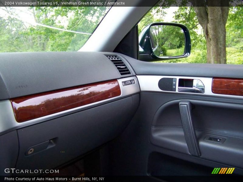 Venetian Green Metallic / Anthracite 2004 Volkswagen Touareg V6