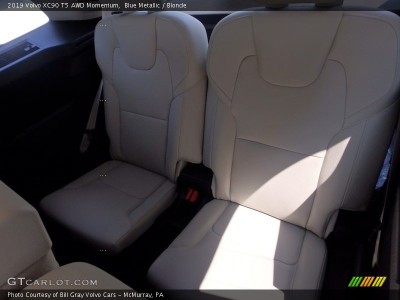 Blue Metallic / Blonde 2019 Volvo XC90 T5 AWD Momentum