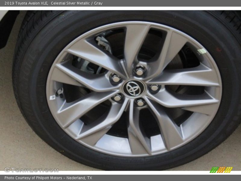 Celestial Silver Metallic / Gray 2019 Toyota Avalon XLE