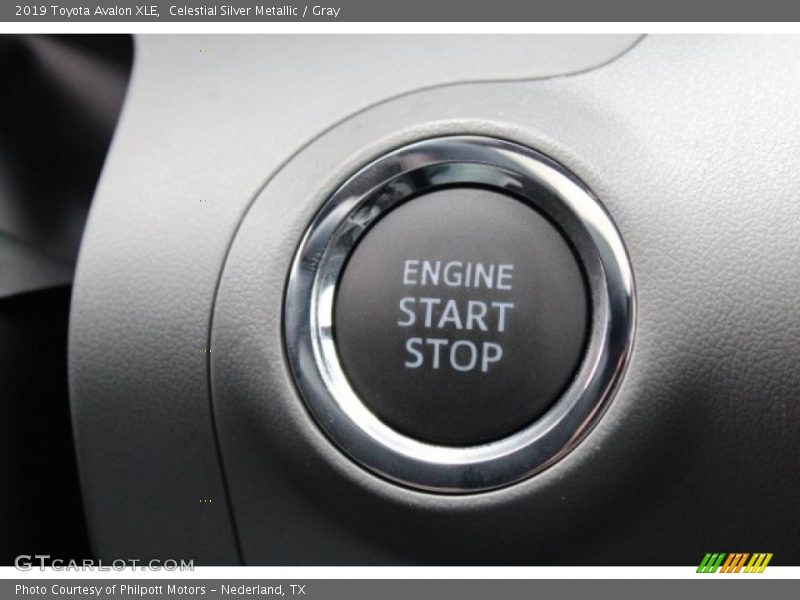 Celestial Silver Metallic / Gray 2019 Toyota Avalon XLE