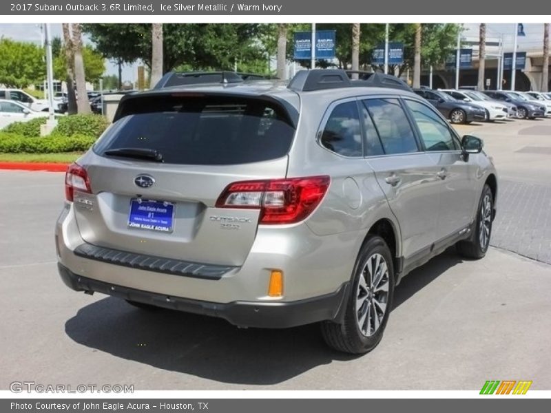 Ice Silver Metallic / Warm Ivory 2017 Subaru Outback 3.6R Limited