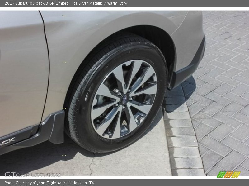 Ice Silver Metallic / Warm Ivory 2017 Subaru Outback 3.6R Limited