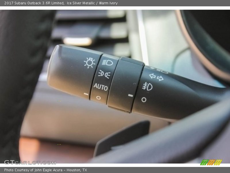 Ice Silver Metallic / Warm Ivory 2017 Subaru Outback 3.6R Limited