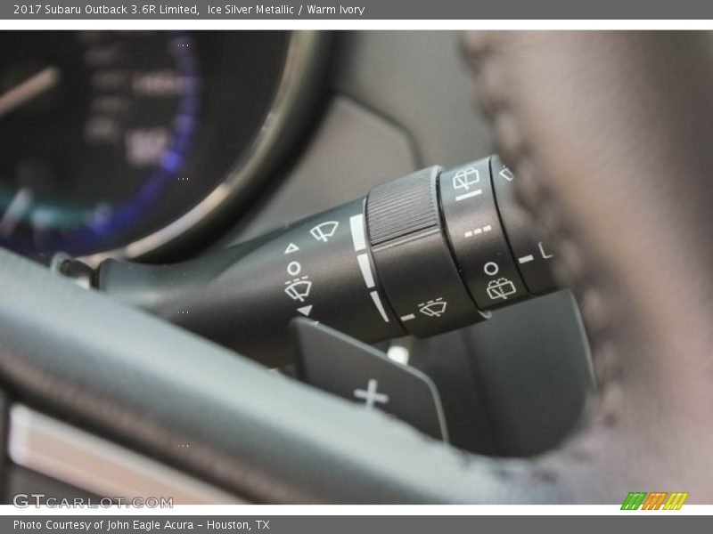 Ice Silver Metallic / Warm Ivory 2017 Subaru Outback 3.6R Limited