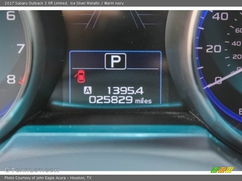 Ice Silver Metallic / Warm Ivory 2017 Subaru Outback 3.6R Limited