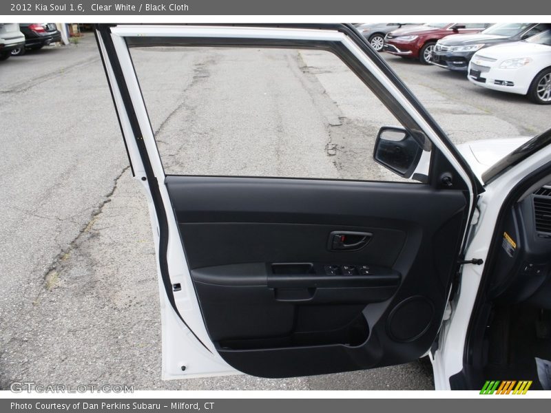 Clear White / Black Cloth 2012 Kia Soul 1.6