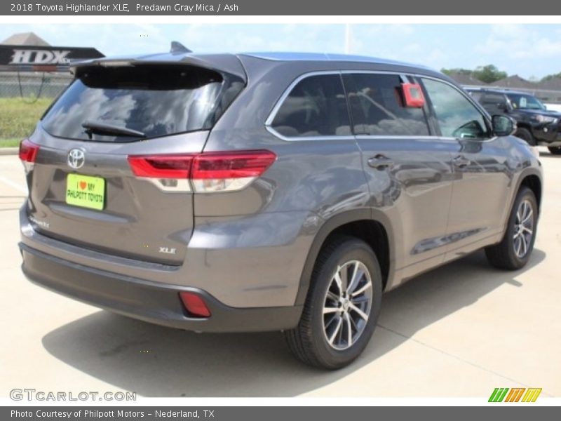 Predawn Gray Mica / Ash 2018 Toyota Highlander XLE