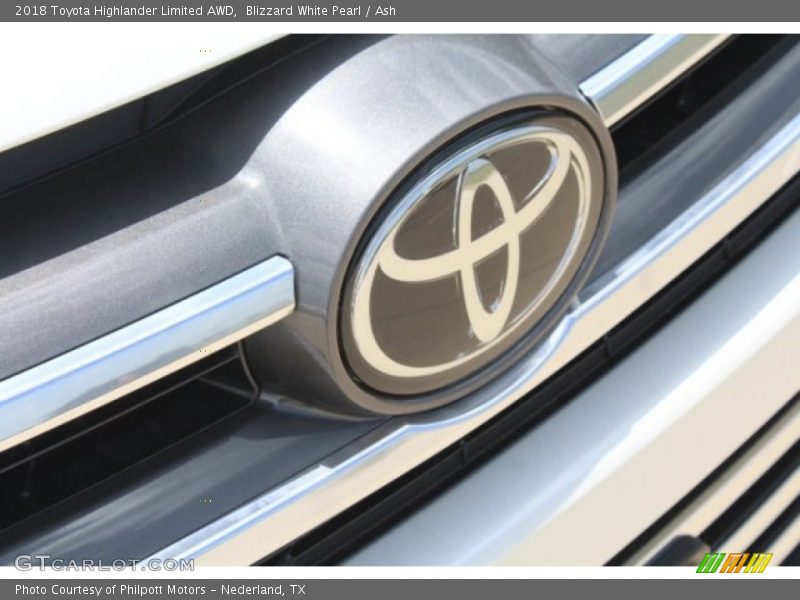 Blizzard White Pearl / Ash 2018 Toyota Highlander Limited AWD