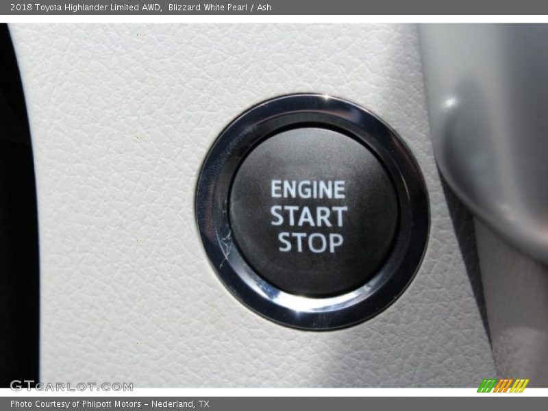 Blizzard White Pearl / Ash 2018 Toyota Highlander Limited AWD