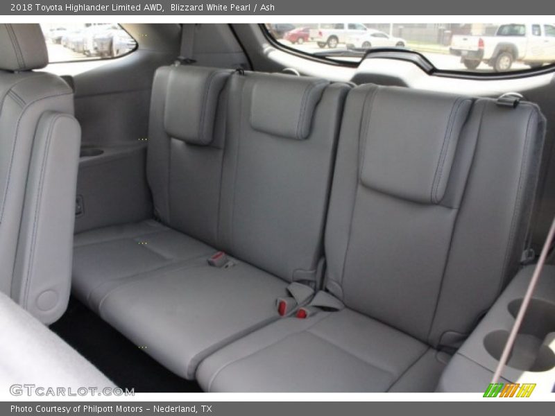 Blizzard White Pearl / Ash 2018 Toyota Highlander Limited AWD