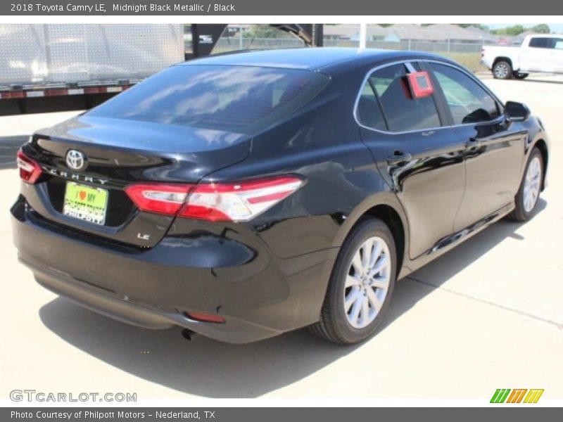 Midnight Black Metallic / Black 2018 Toyota Camry LE