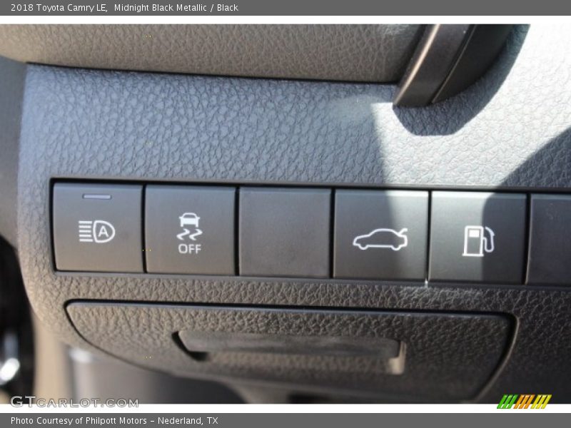 Midnight Black Metallic / Black 2018 Toyota Camry LE