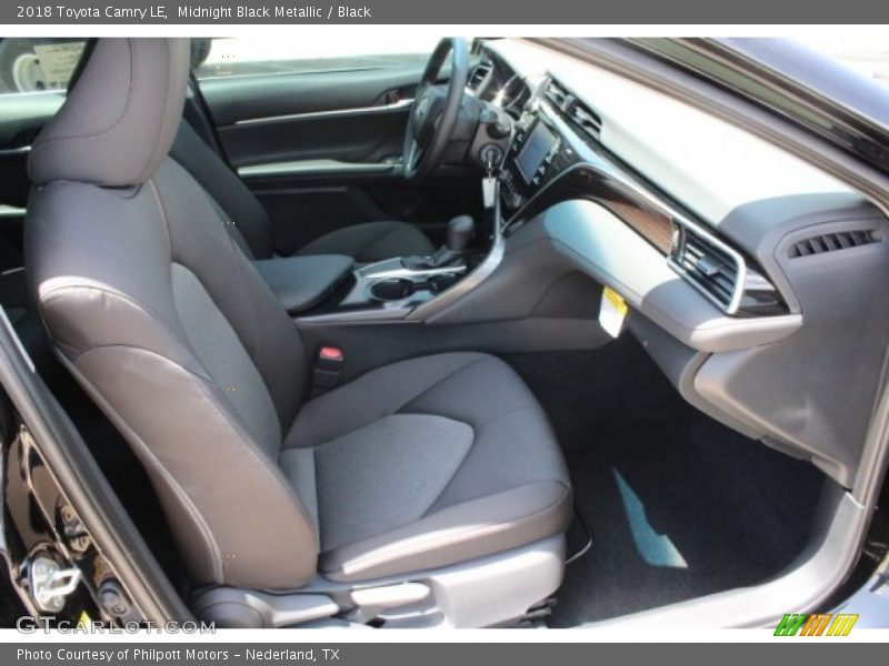 Midnight Black Metallic / Black 2018 Toyota Camry LE