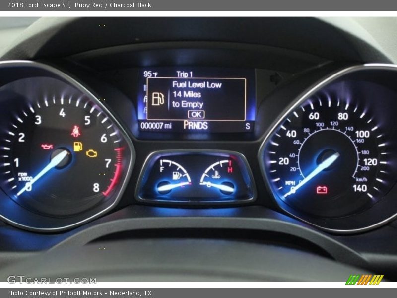 Ruby Red / Charcoal Black 2018 Ford Escape SE