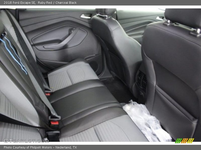 Ruby Red / Charcoal Black 2018 Ford Escape SE