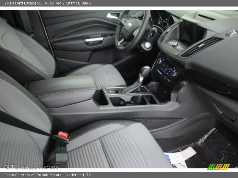 Ruby Red / Charcoal Black 2018 Ford Escape SE