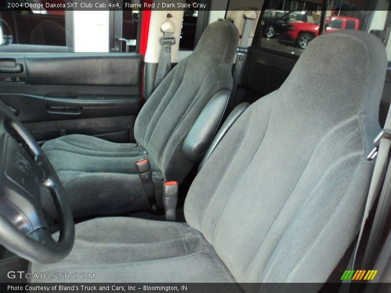 Flame Red / Dark Slate Gray 2004 Dodge Dakota SXT Club Cab 4x4