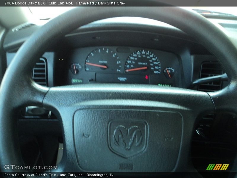 Flame Red / Dark Slate Gray 2004 Dodge Dakota SXT Club Cab 4x4