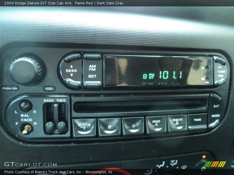 Flame Red / Dark Slate Gray 2004 Dodge Dakota SXT Club Cab 4x4