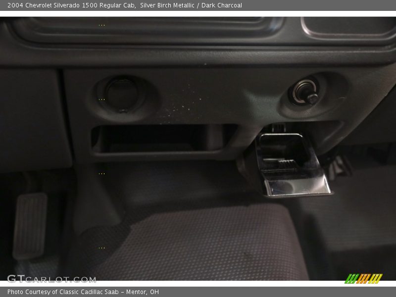 Silver Birch Metallic / Dark Charcoal 2004 Chevrolet Silverado 1500 Regular Cab